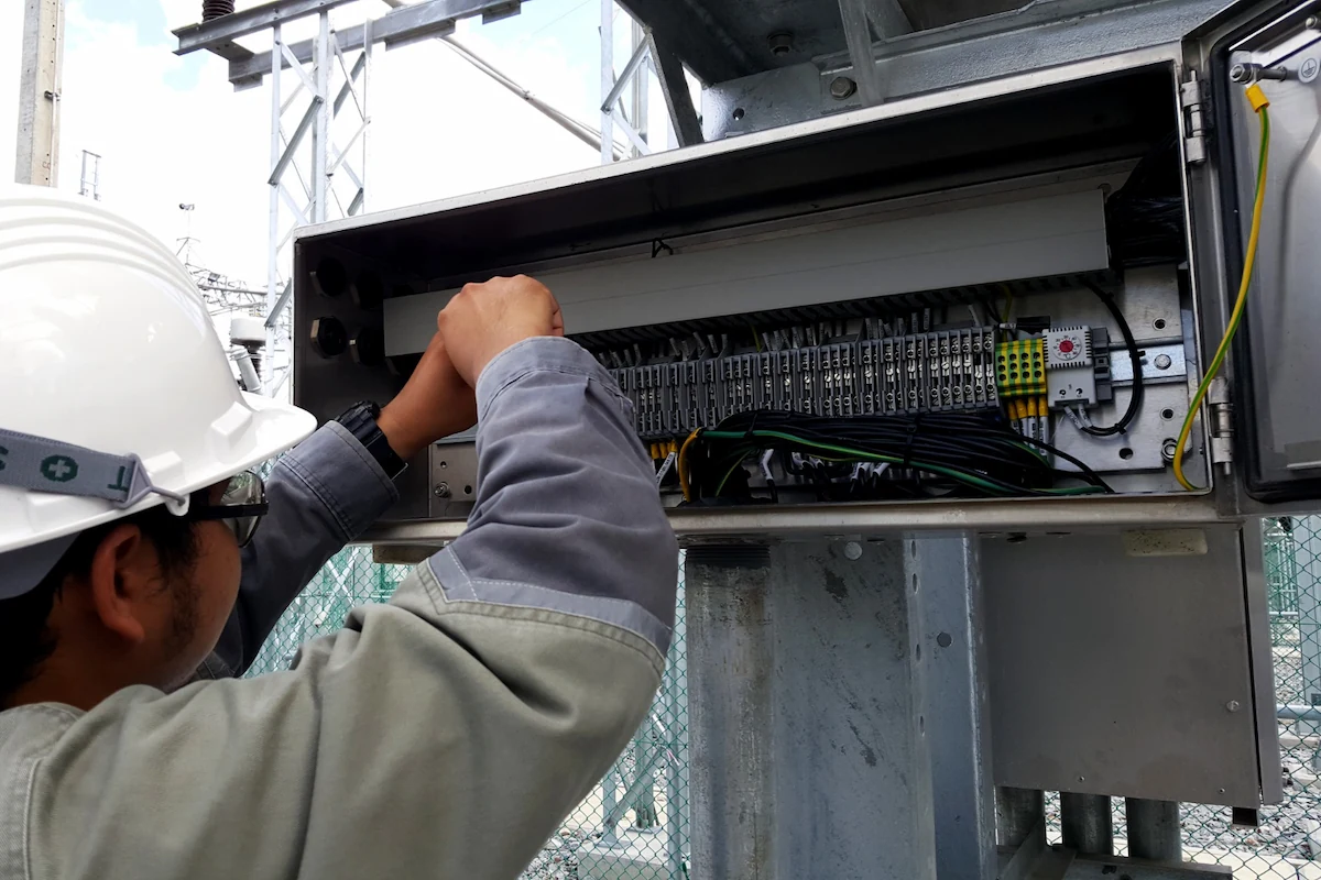 Pengecekan pada switchgear