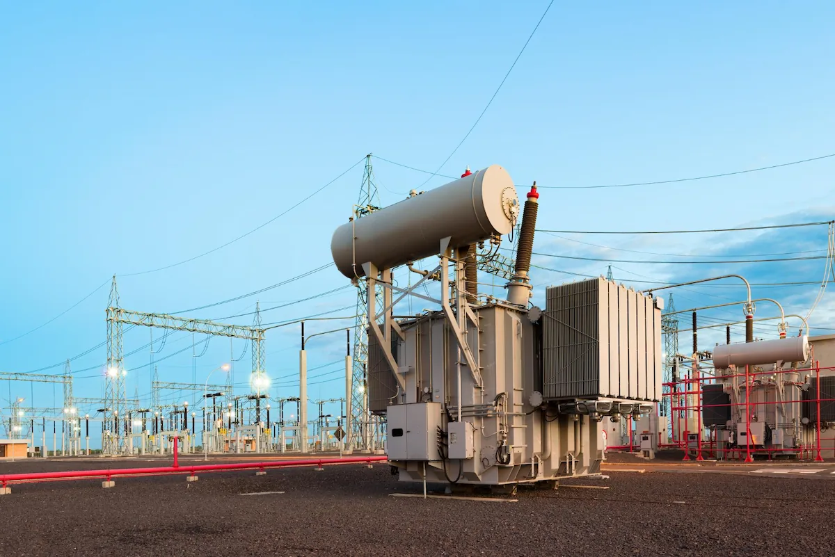 Outdoor high-voltage electrical substation
