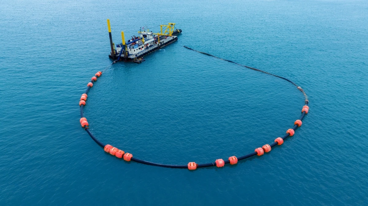 Oil Boom: Definition, Types, and How to Use It on Oil Spills | Chandra ...