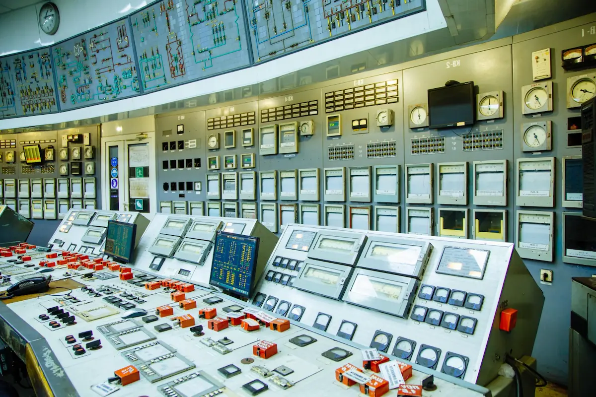 Ruang kendali yang menggunakan sistem SCADA
